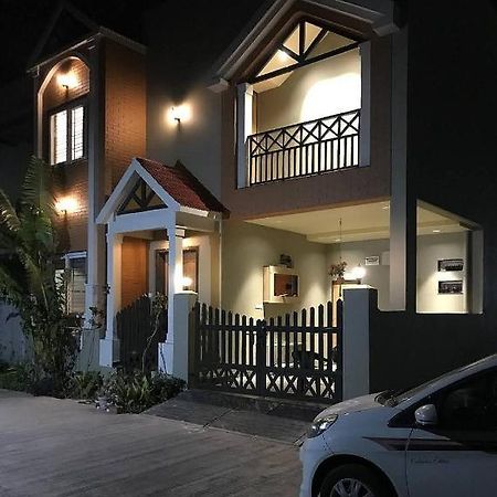 Entire Craftsman House With 2 Bedrooms Kitchen And More Raipur  Luaran gambar