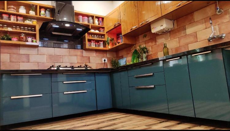 Entire Craftsman House With 2 Bedrooms Kitchen And More Raipur  Luaran gambar